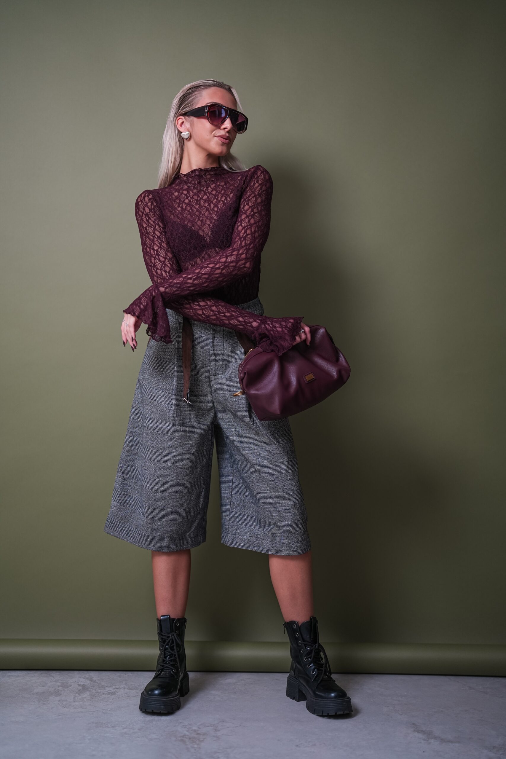 Ażurowa Bluzka z Siatki z Falbankami przy Mankiecie Lace Mesh Burgundowa