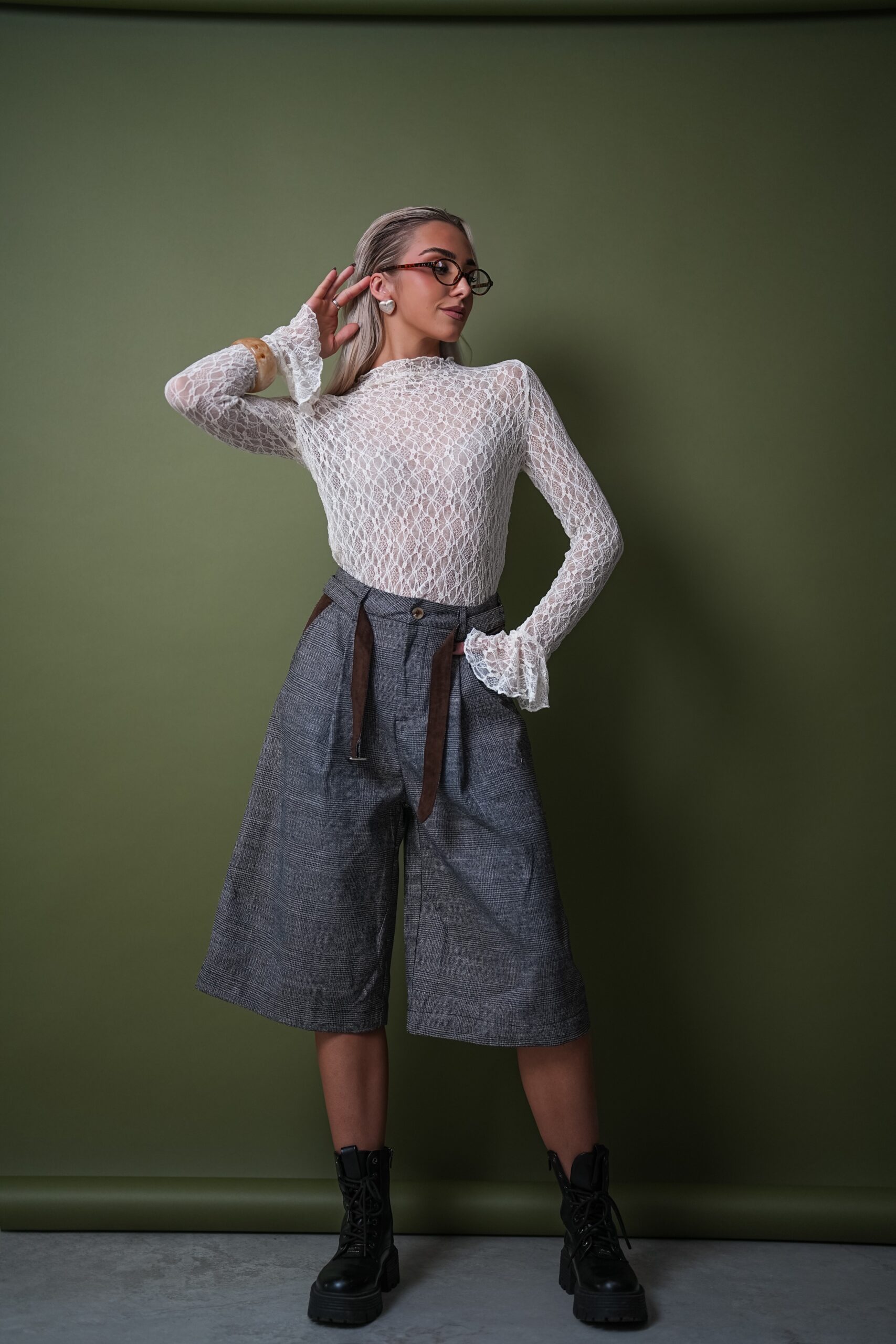 Ażurowa Bluzka z Siatki z Falbankami przy Mankiecie Lace Mesh Ecru - obrazek 2